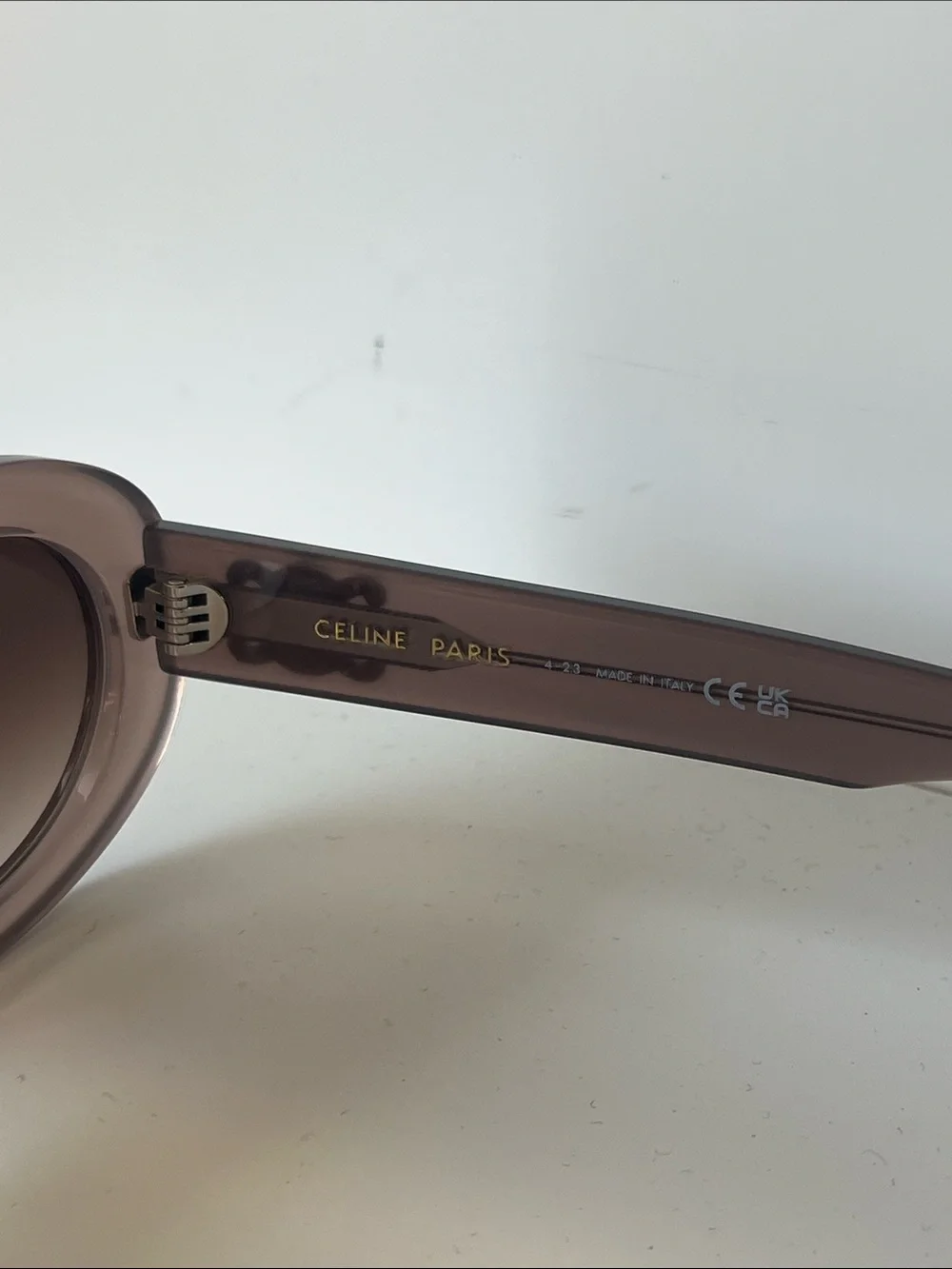Celine chic oval